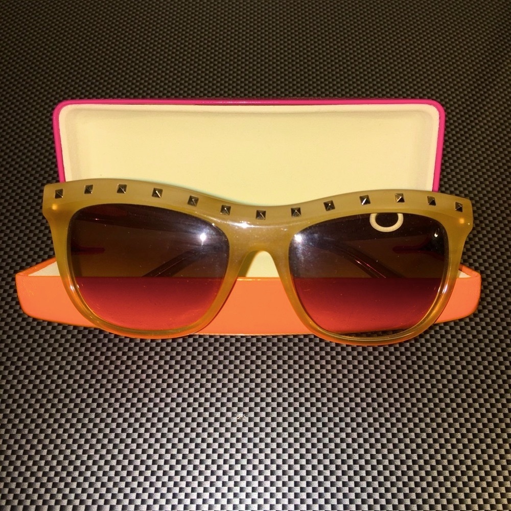 Valentino Rockstud Marble Brown & Tan  Sunglasses